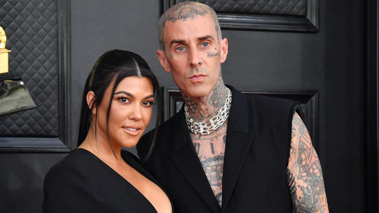 Travis Barker Ajak Bayinya Tur Amerika Bersama Kourtney Kardashian